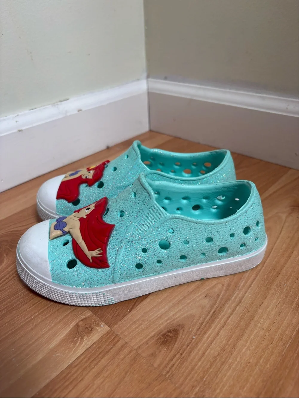 Disney sparkling aqua